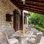 - Casale Con Piscina E Splendida Vista Villa Scheggino