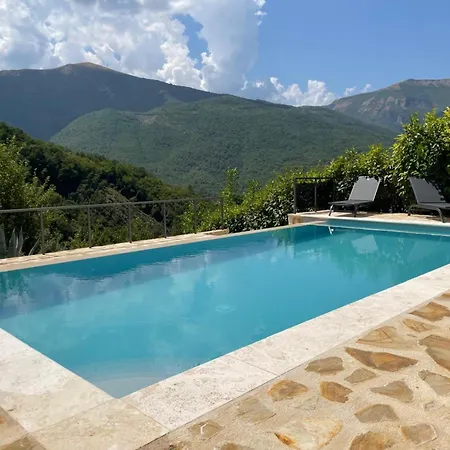 别墅 - Casale Con Piscina E Splendida Vista *