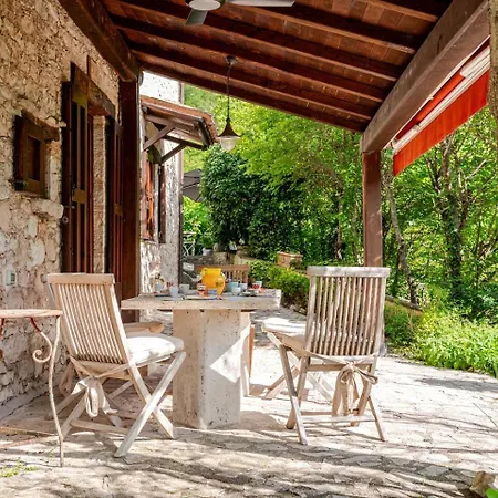 别墅 - Casale Con Piscina E Splendida Vista