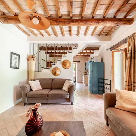 - Casale Con Piscina E Splendida Vista Скеджино