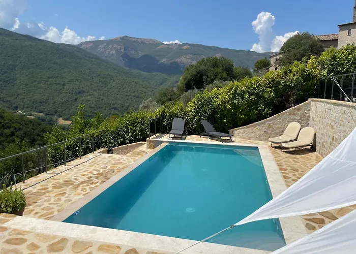 - Casale Con Piscina E Splendida Vista ヴィラ Scheggino