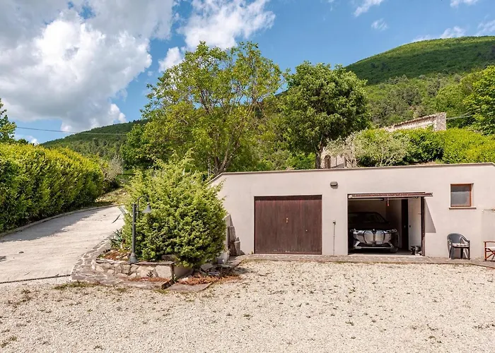 - Casale Con Piscina E Splendida Vista Scheggino