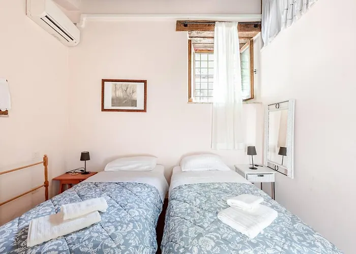 - Casale Con Piscina E Splendida Vista *